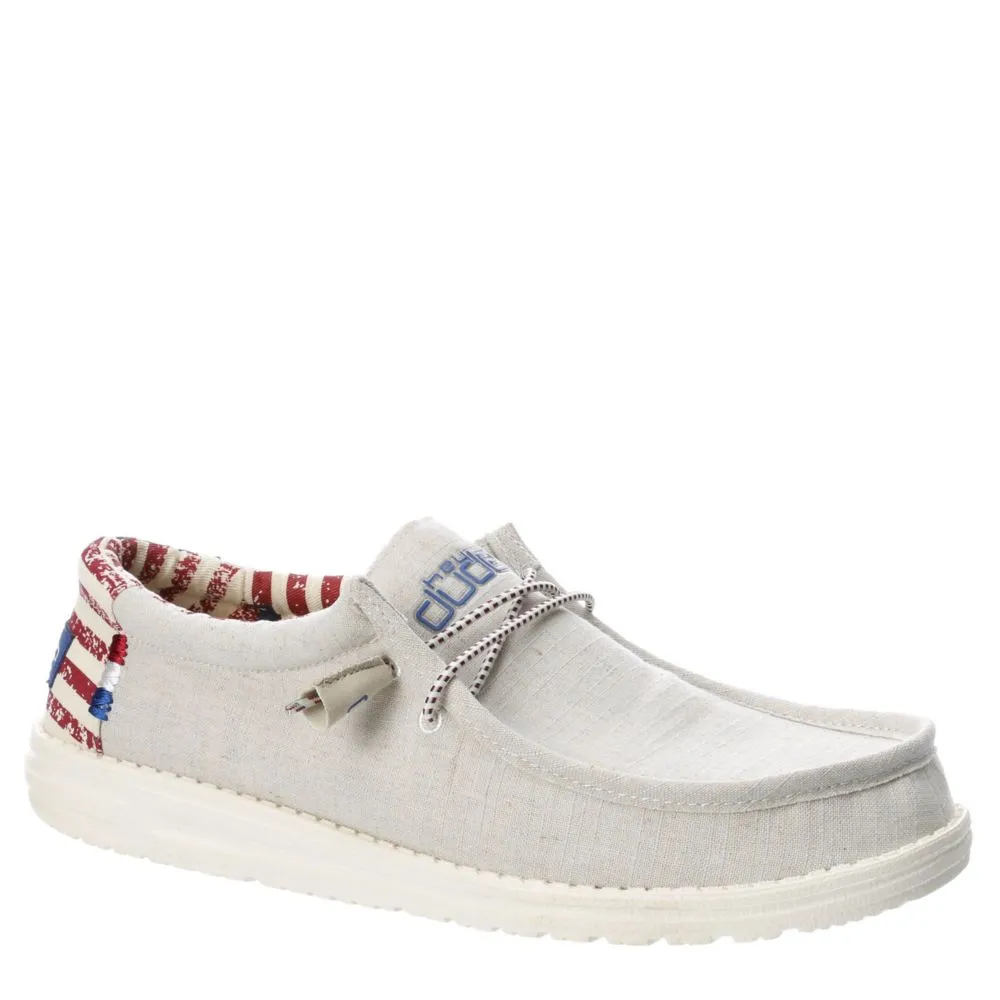 HEYDUDE  MENS WALLY AMERICANA SLIP ON SNEAKER