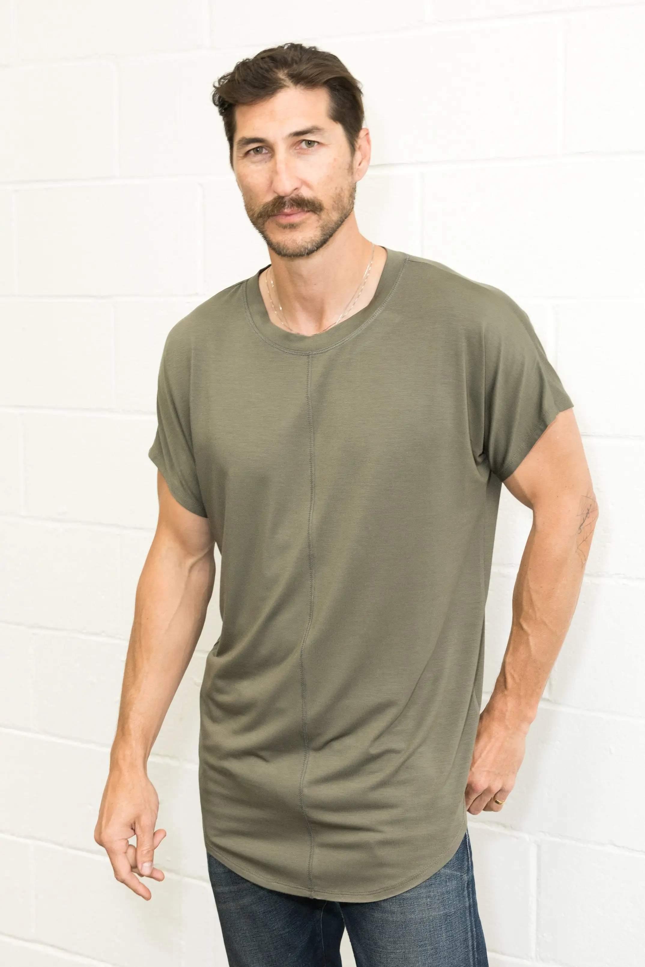 Men's Modal Center Stitch Curved Bottom Crew Neck Tee