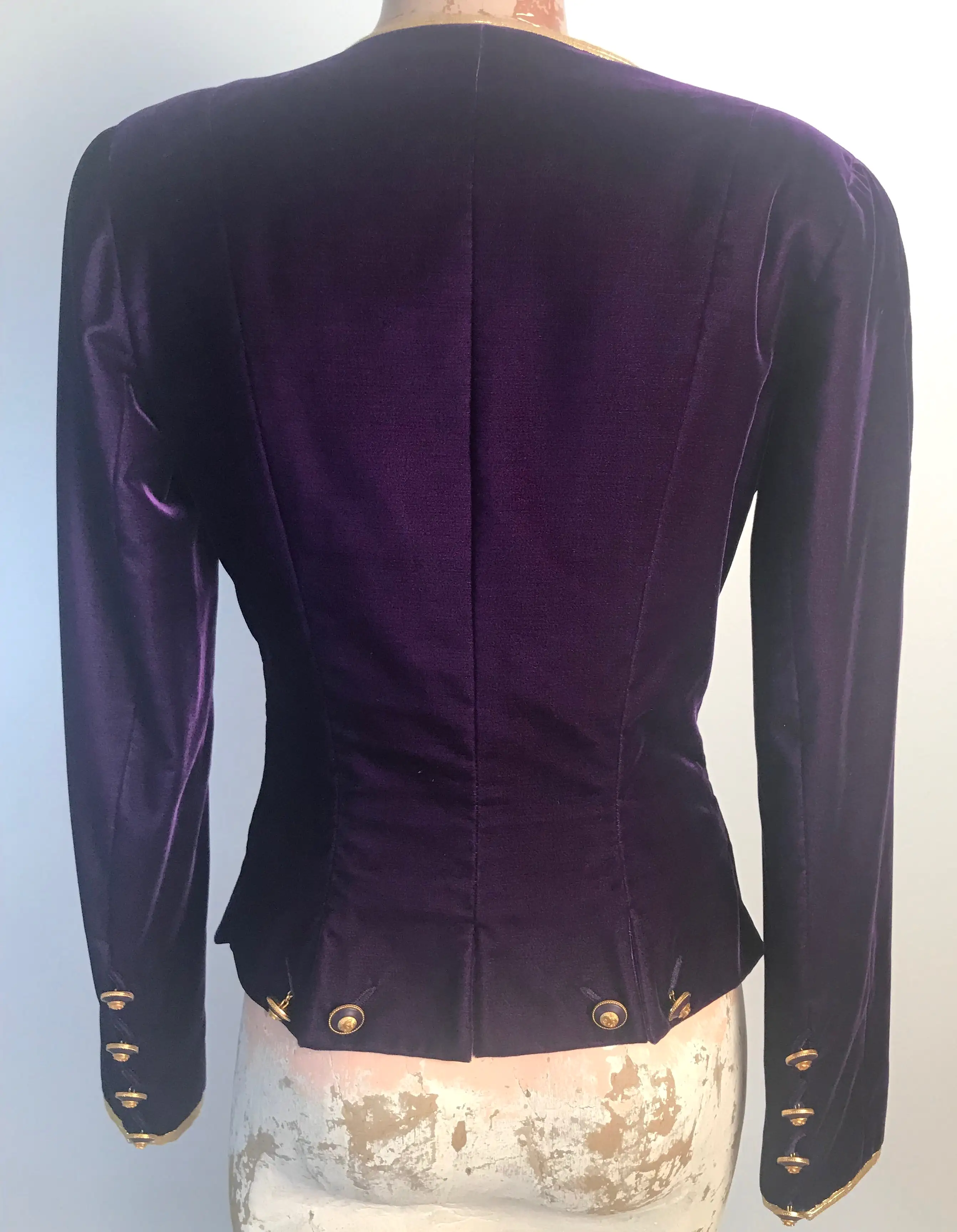 Rare 93P, 1993 Spring Vintage Chanel purple velvet jacket FR 36 US 2/4