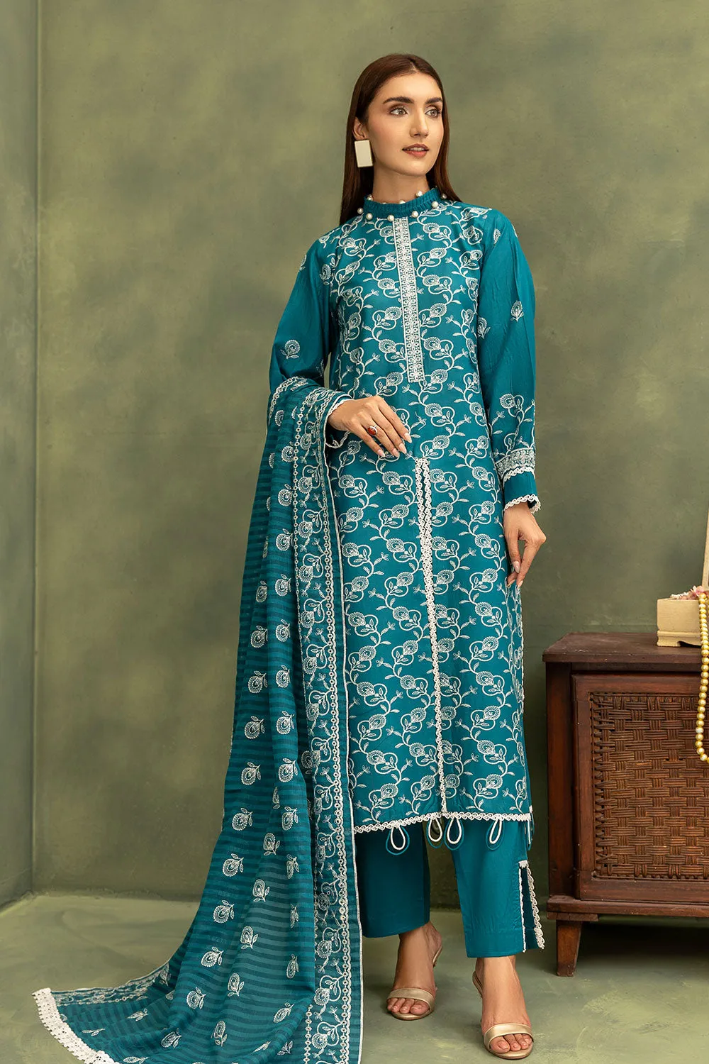 Safwa Arfa Premium Embroidered Lawn Unstitched 3Pc Suit ARF-03