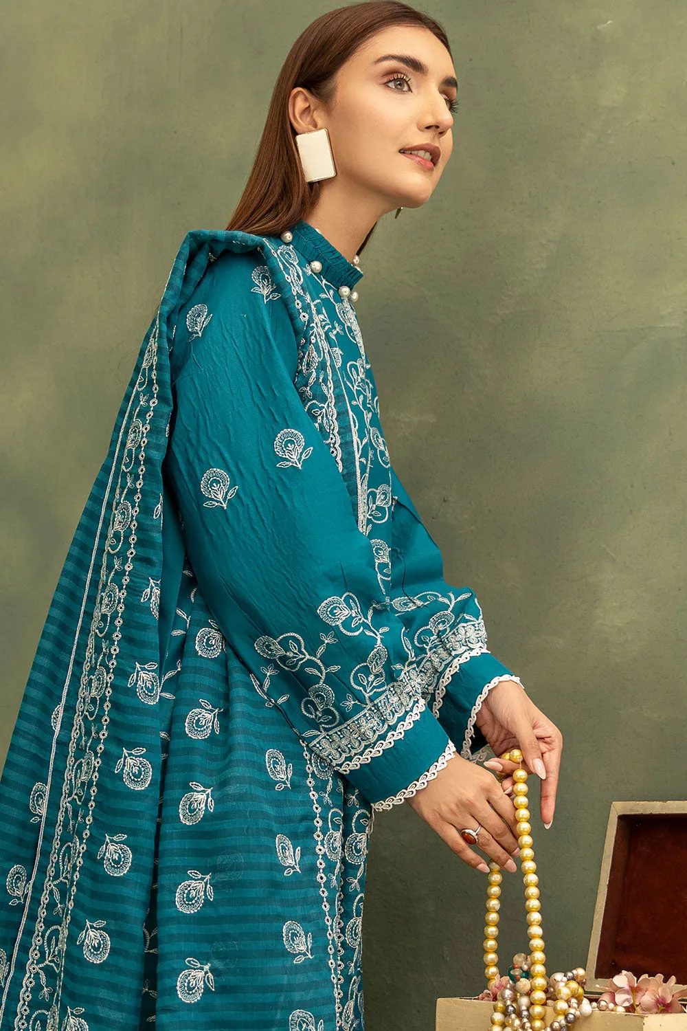 Safwa Arfa Premium Embroidered Lawn Unstitched 3Pc Suit ARF-03