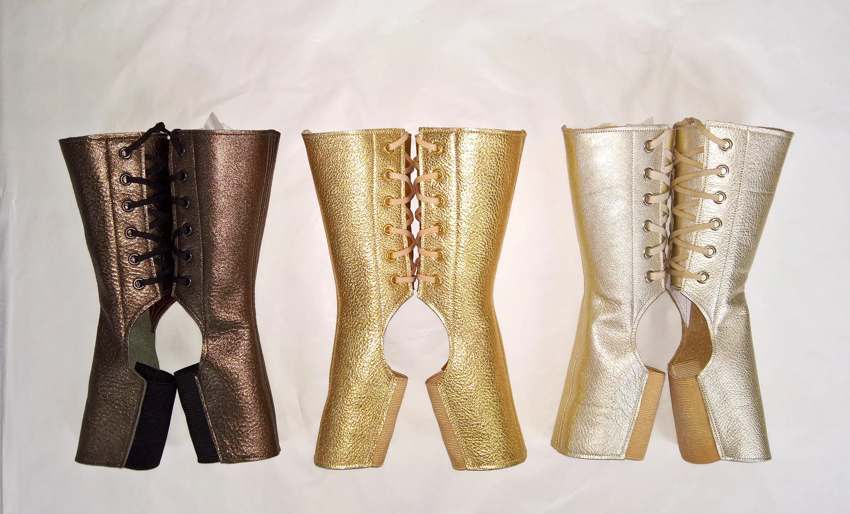 Short Aerial boots in GOLD