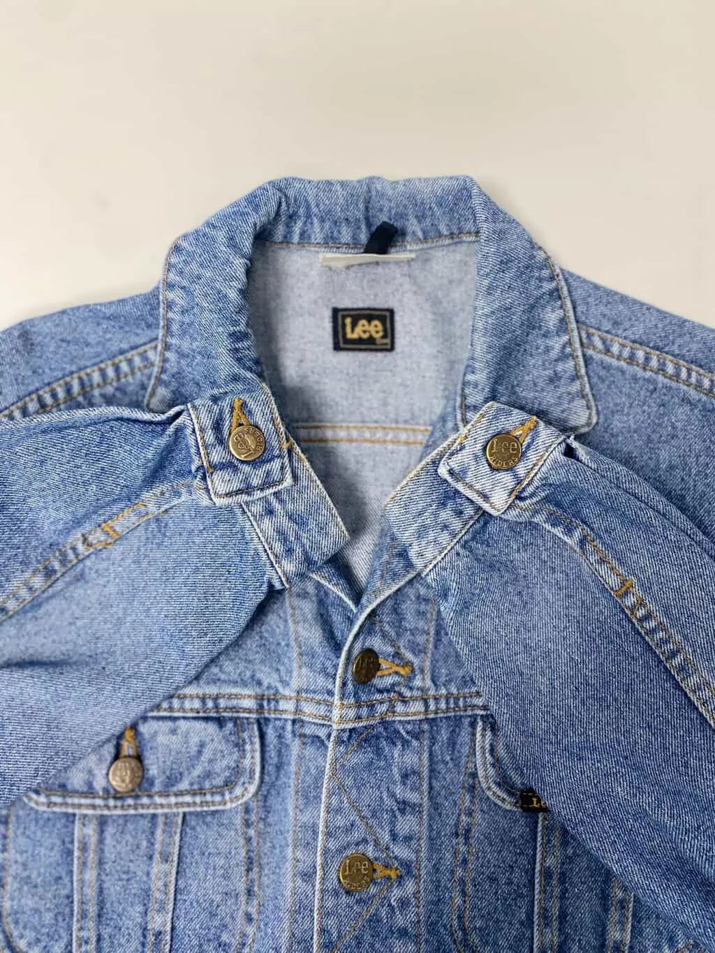 Vintage Lee stonewash blue denim jacket – Medium