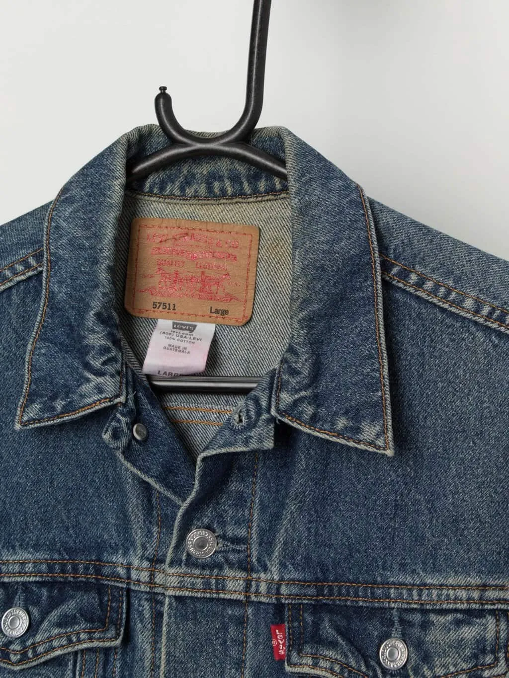 Vintage Levis denim trucker jacket in mid blue – Small / Medium